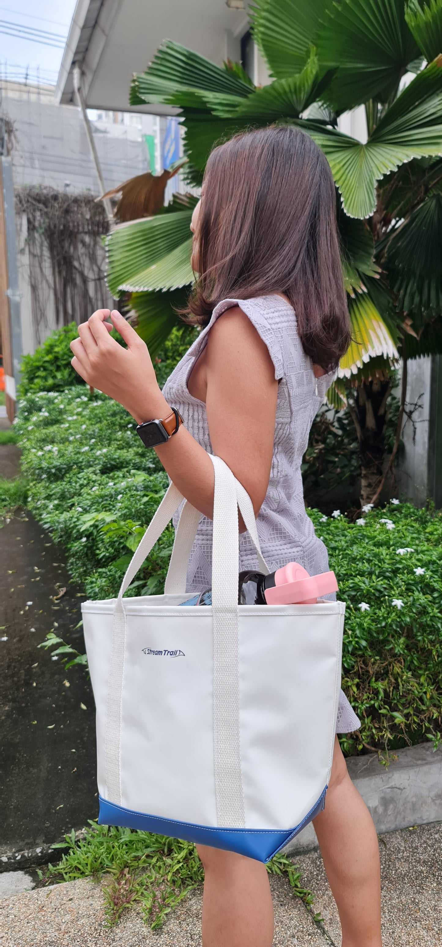Splash Defender Rainbow Tote M